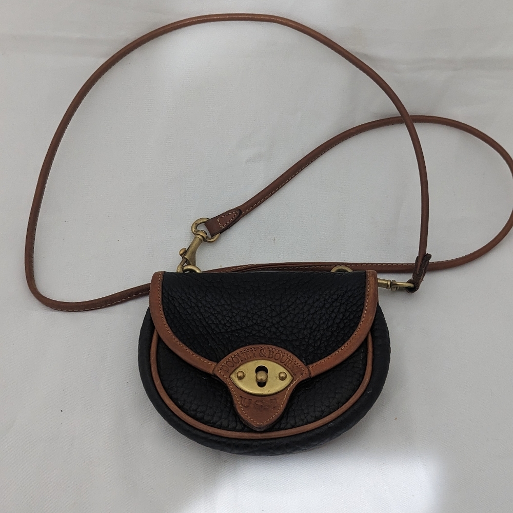 Dooney & Bourke 1980’s vintage Calvary crossbody